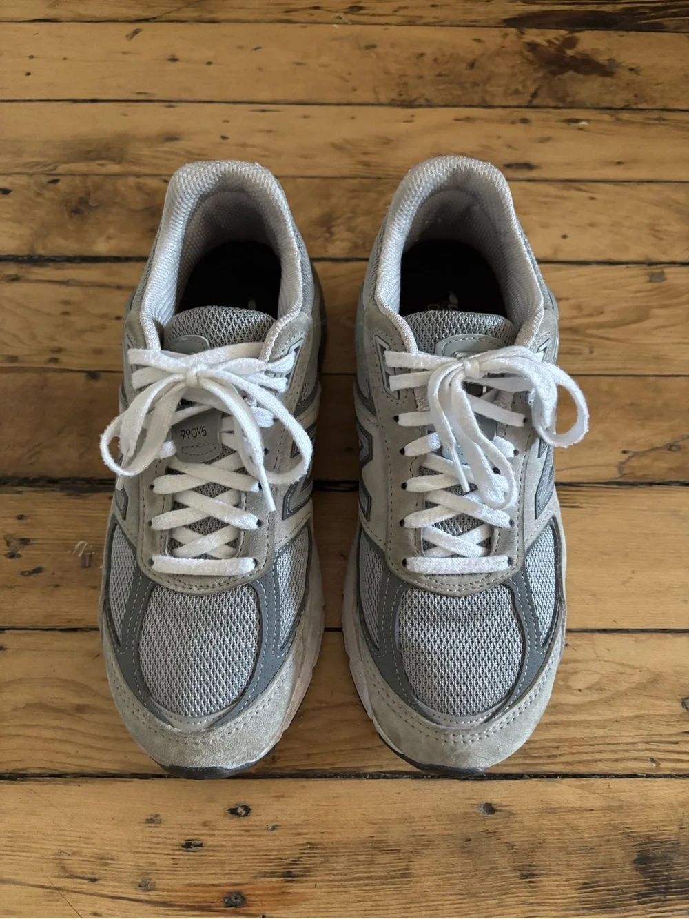 New Balance Women's 990V5 Silver and White Athletic Sneakers